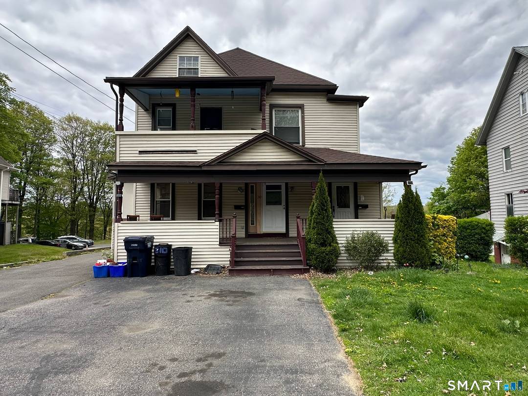 Discover exceptional value with this large multi family property offering strong rental income and long term growth potential.