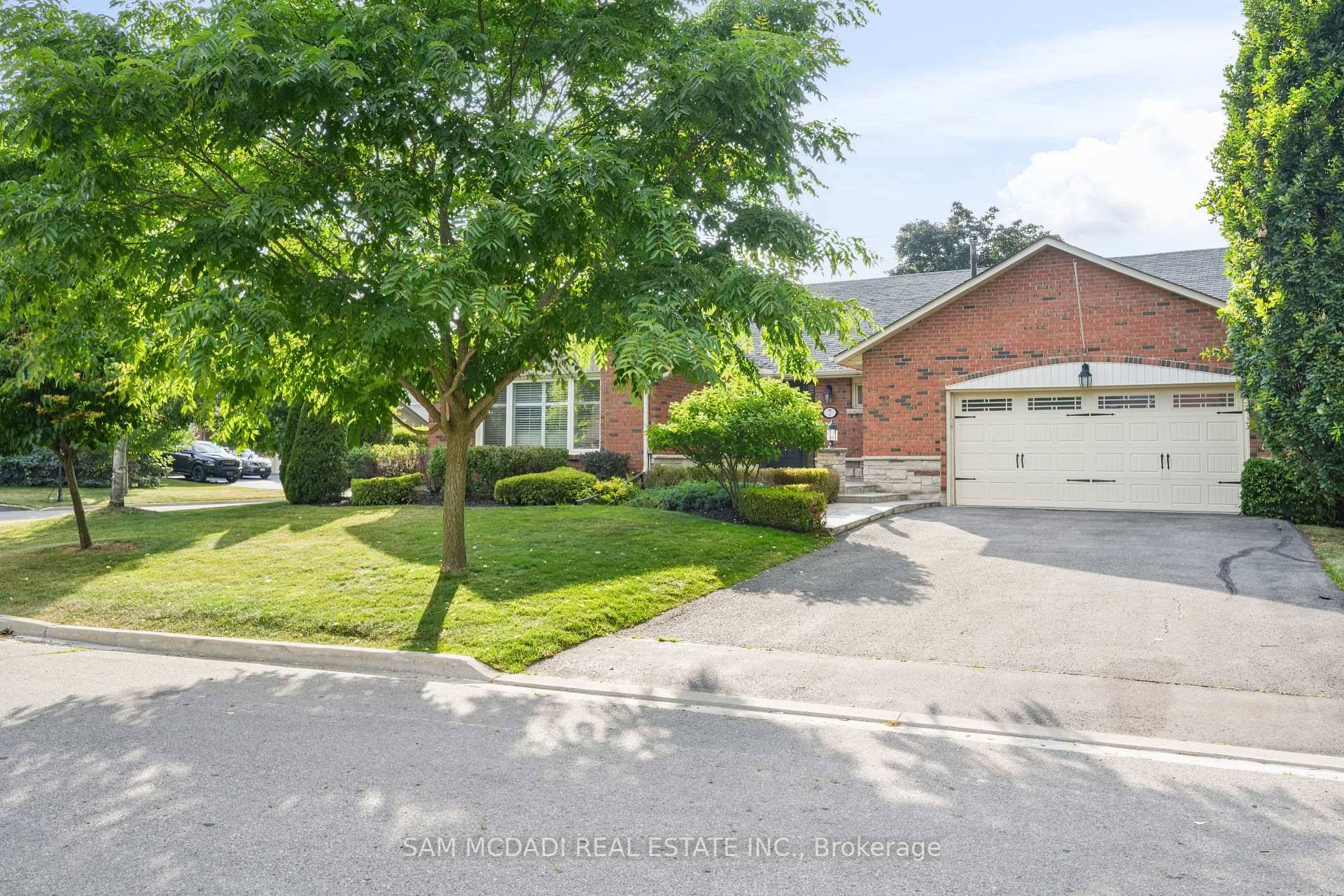 Welcome to 7 Oldham Crescent, nestled in the heart of Snelgrove, one of Brampton' s most sought after family enclaves.