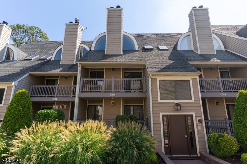 Discover comfort and convenience in East Rutherford ?