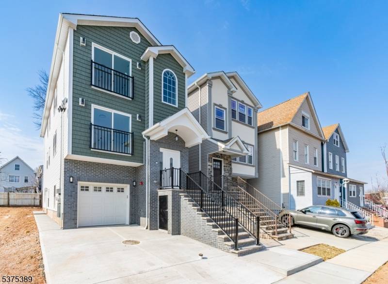 Welcome to 162 Smith St !