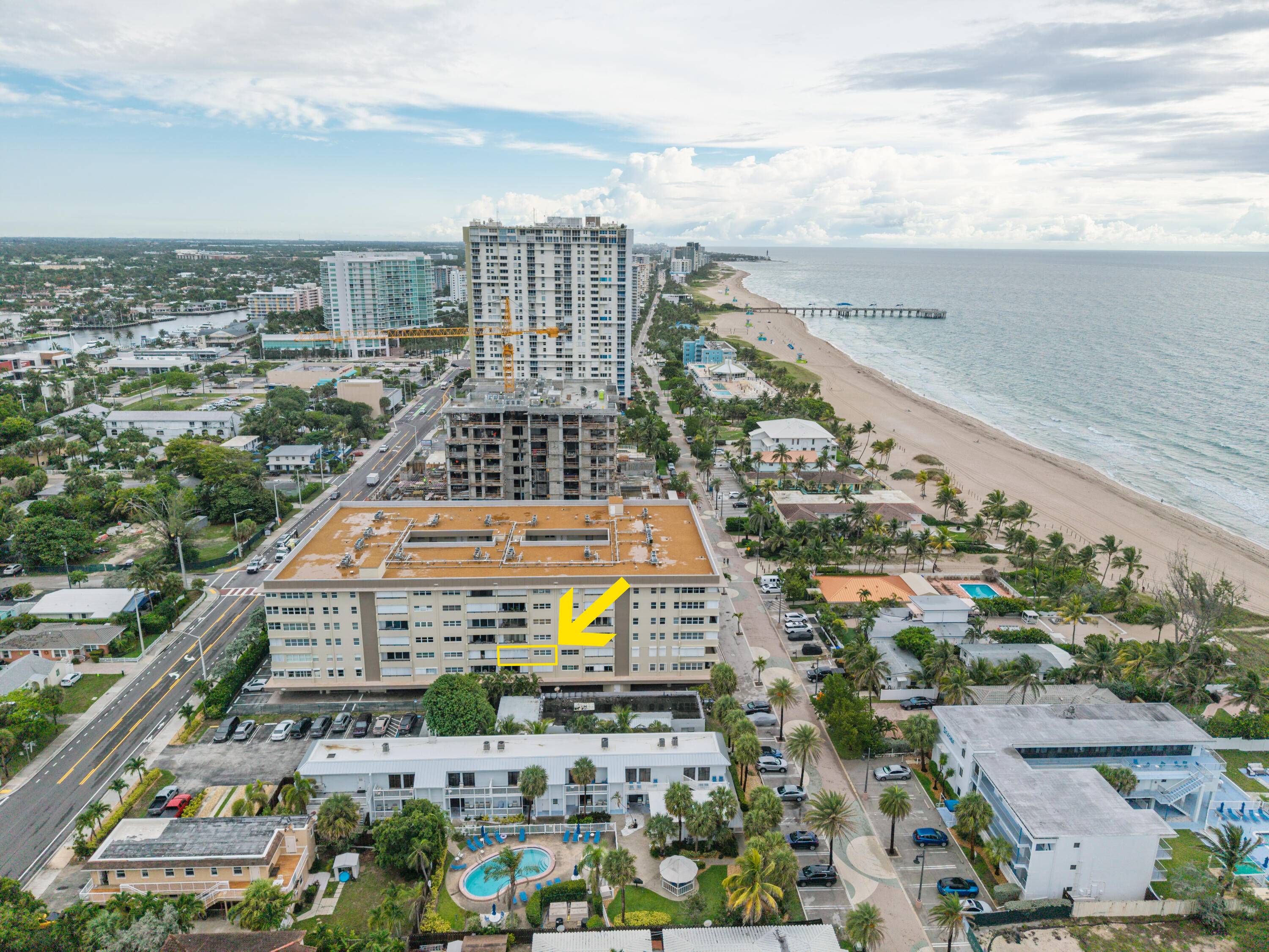 If you are looking for a beautiful fully updated 2bed 2bath condo in the heart of Pompano Beach LOOK NO FURTHER !