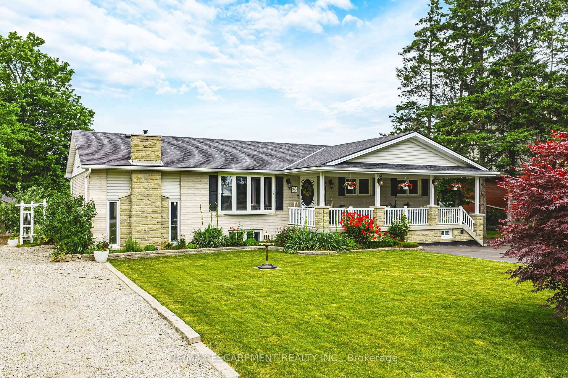 Welcome to 46 Unity Side Road a stunning 4 1 bedroom, 2 bathroom bungalow set on a lush 0.