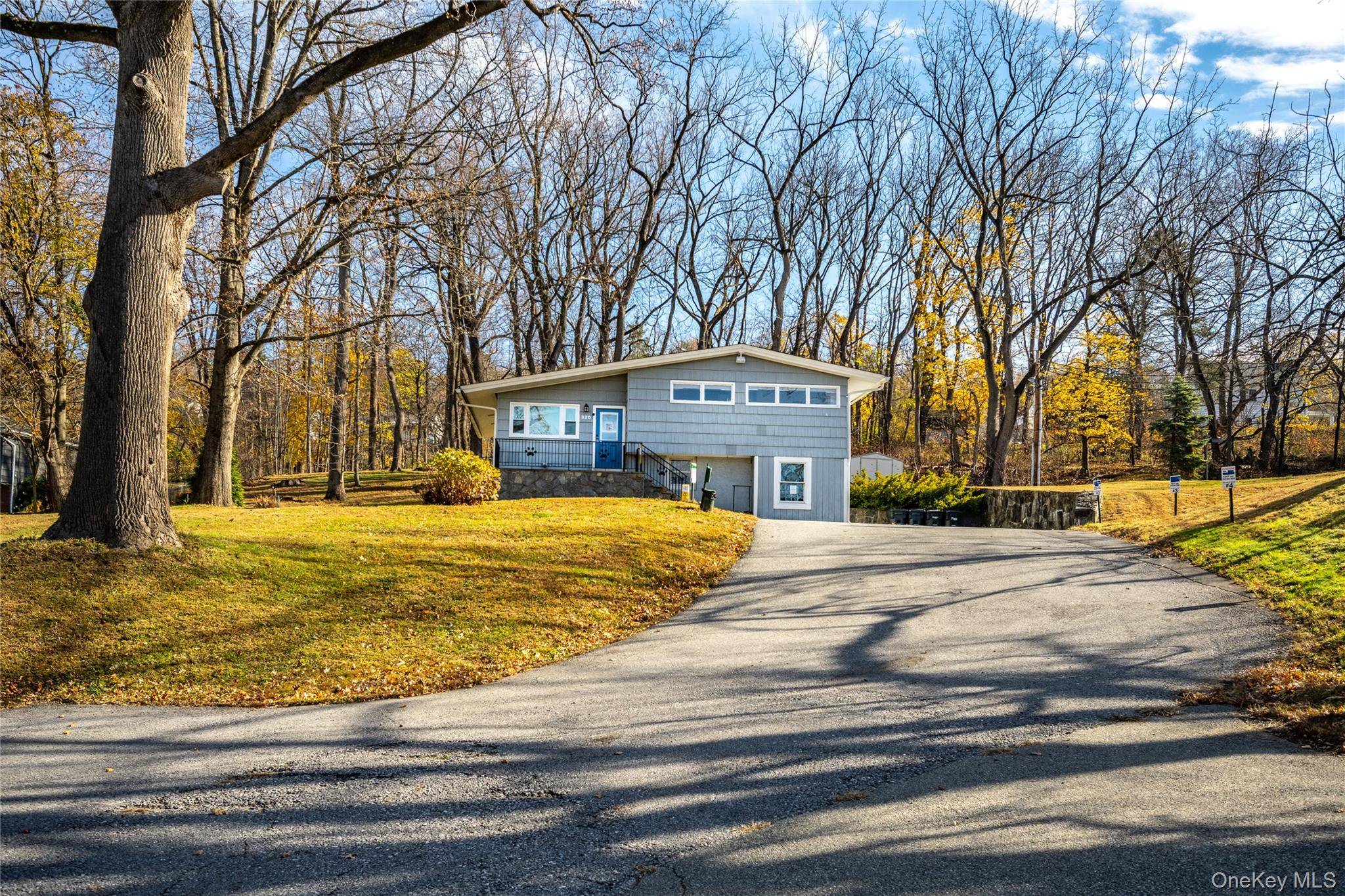 This 1960's Split level home is ideal for those looking to enjoy the comforts of residential ownership while never having to worry about the commute to work.