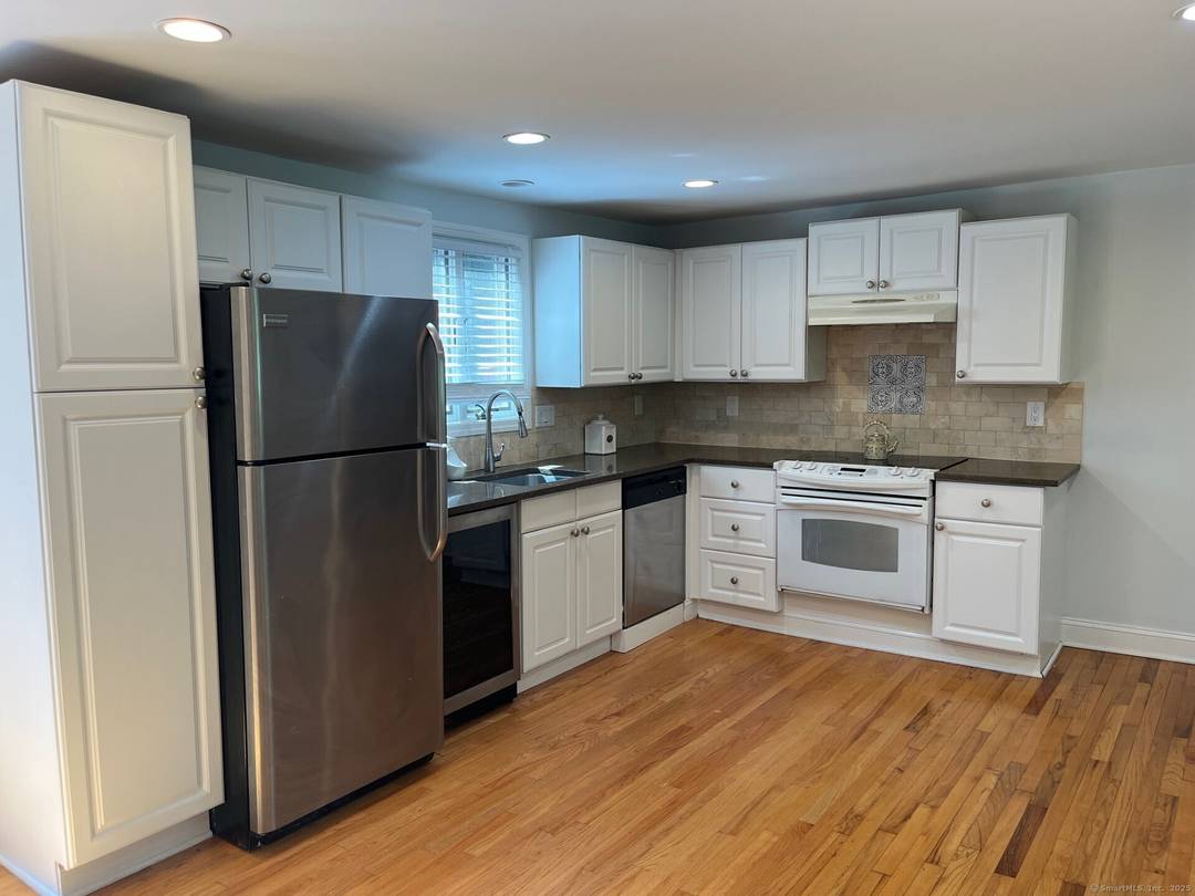 Welcome to this beautifully maintained 2 bedroom, 1.