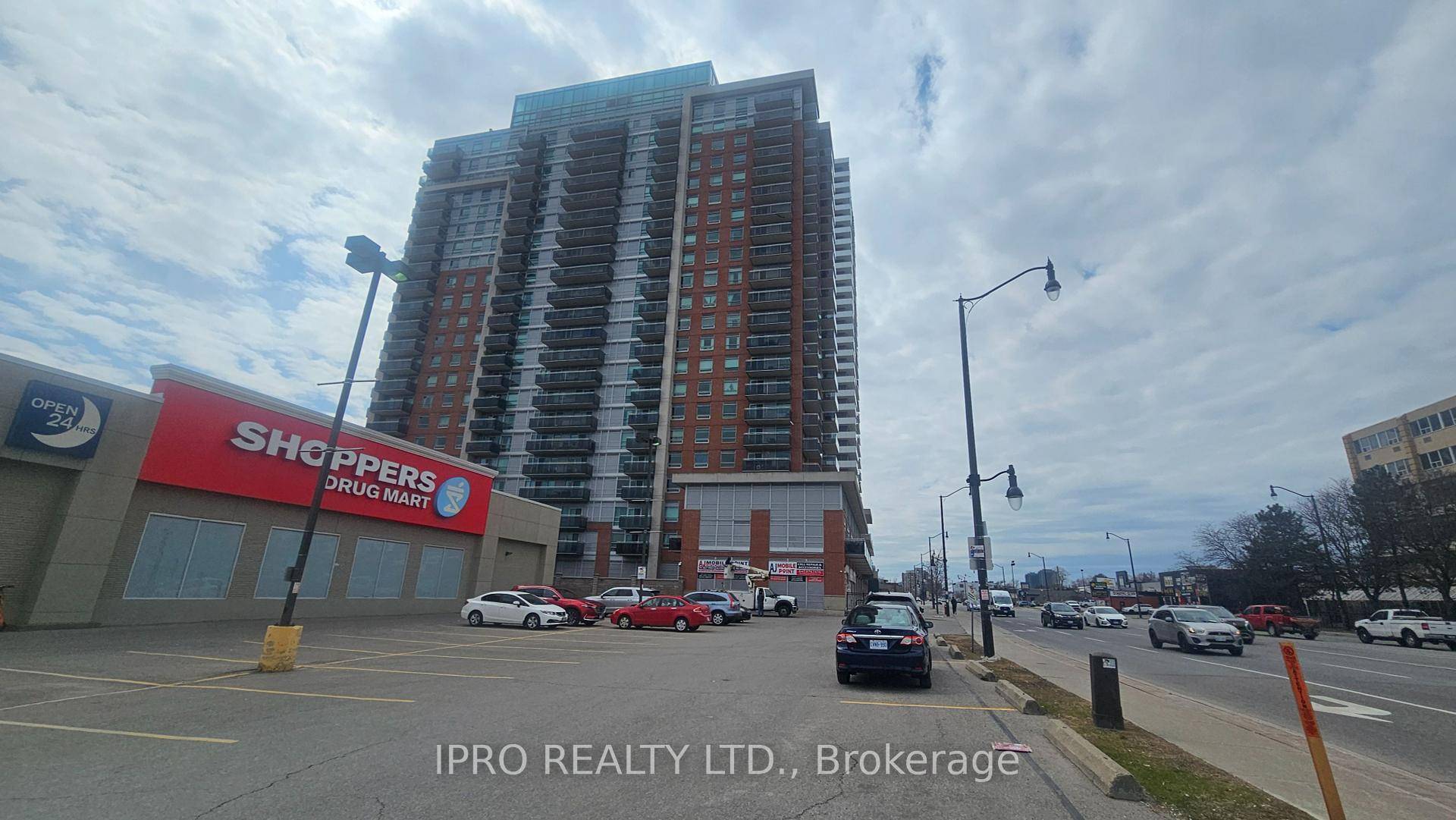 Stylish Condo With Wideview Layout Freshly Painted No Carpet, All Laminate Enjoy View Of Brampton's amp ; Toronto's Skyline Walking Distance To Peel Memorial Urgent Care, Site of New Hospital ...