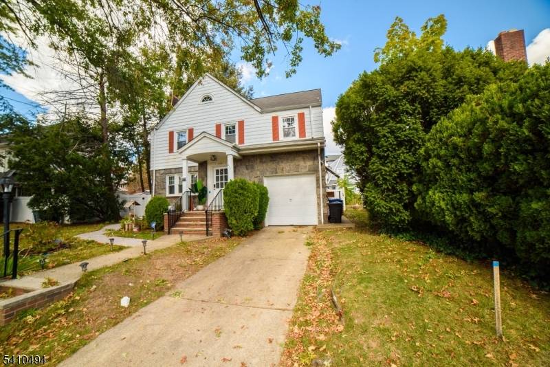 Beautifully Renovated Eastside Gem !