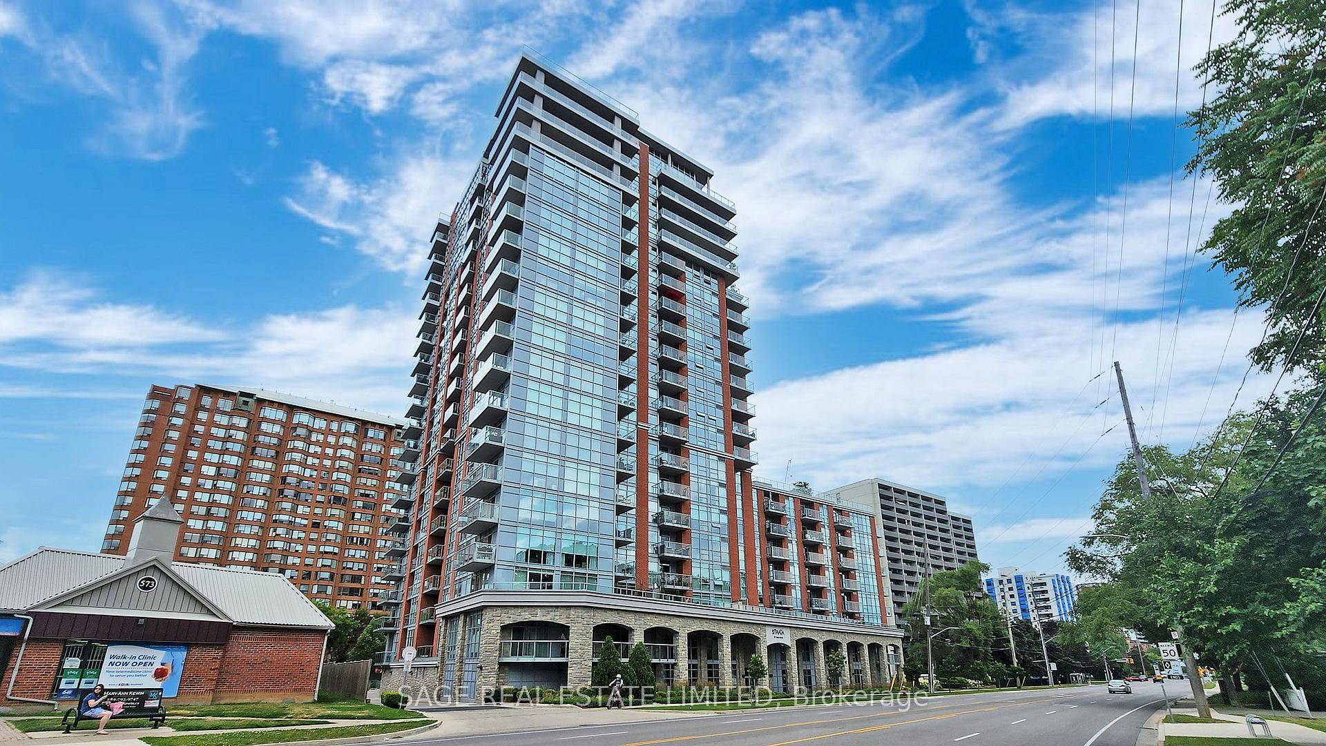 Experience the best of Burlington in this stunning 1 bedroom plus den condo in the highly sought after Strata building.