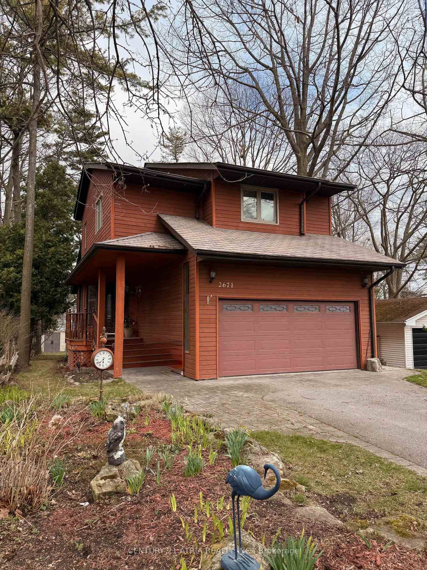 Stunning Family Home Nearly 2, 000 sq ft of beautifully designed space, move in ready located in one of the most desirable neighborhoods in Whitby, !
