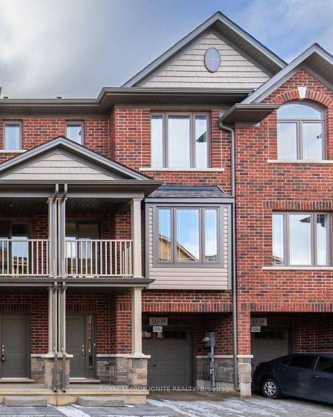 Beautiful, modern, and upgraded 2 bedroom, 2 bathroom townhome located in the highly desirable New Stoney Creek Mountain neighborhood.