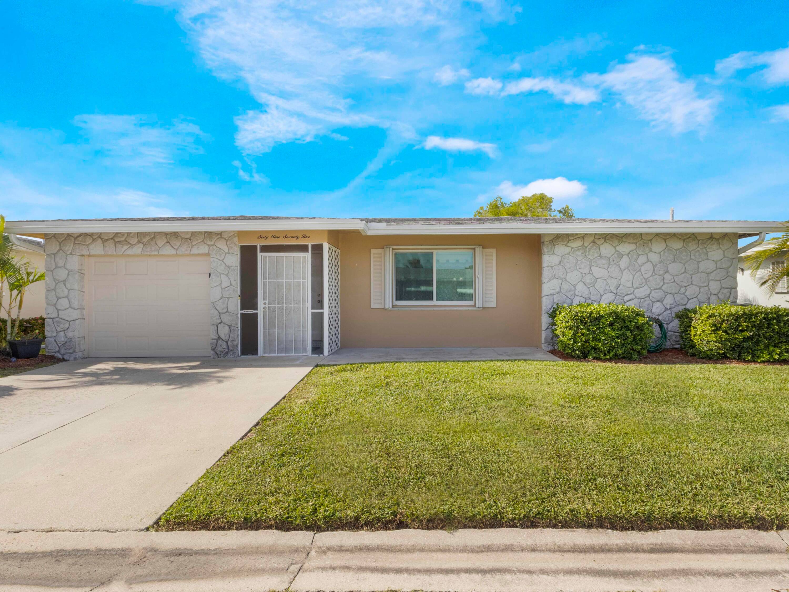 Welcome to the highly sought after 55 community of Paradise Gardens in the heart of Margate.