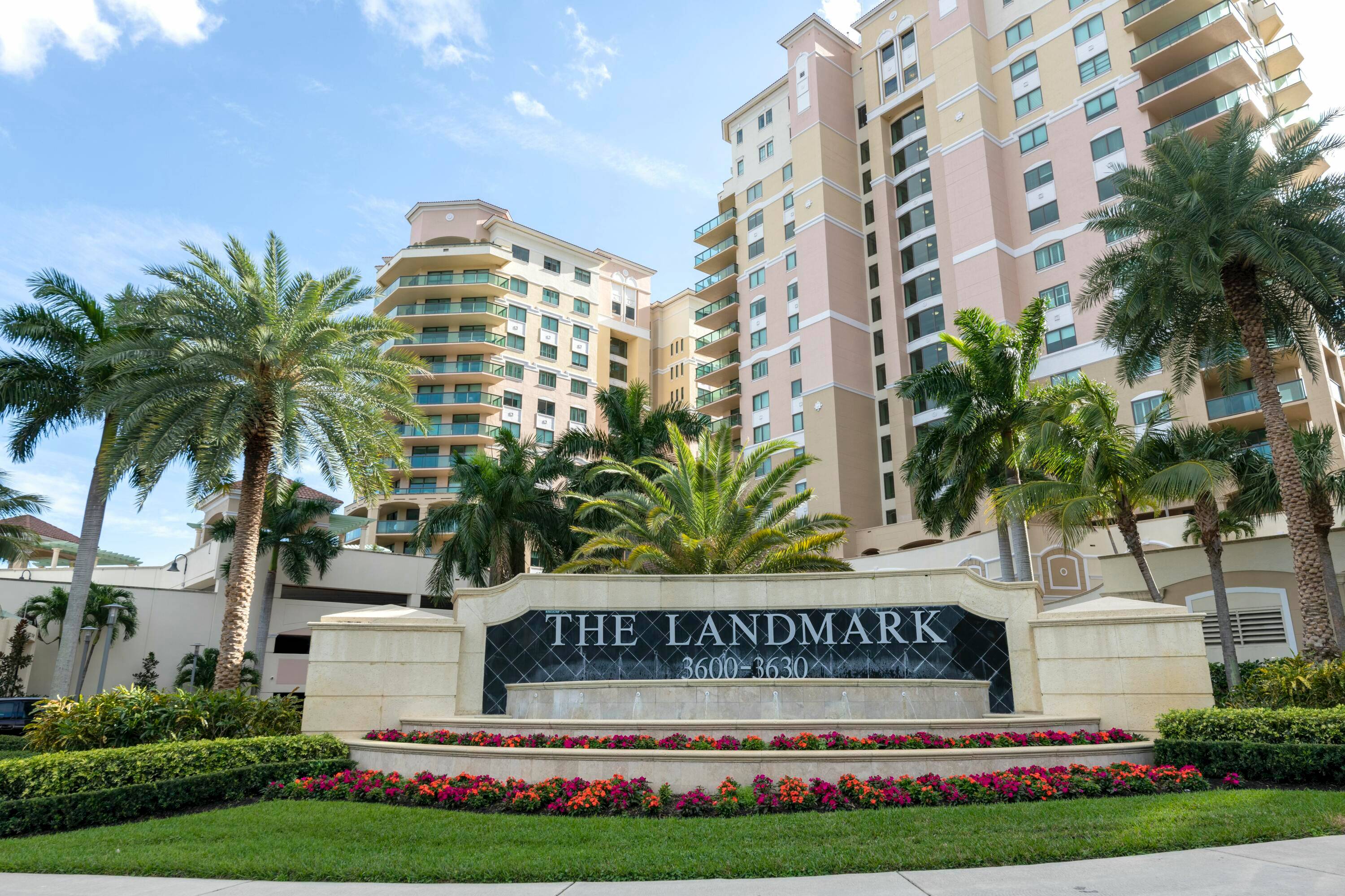 Redecorated, beautiful unit at the all inclusive Landmark !