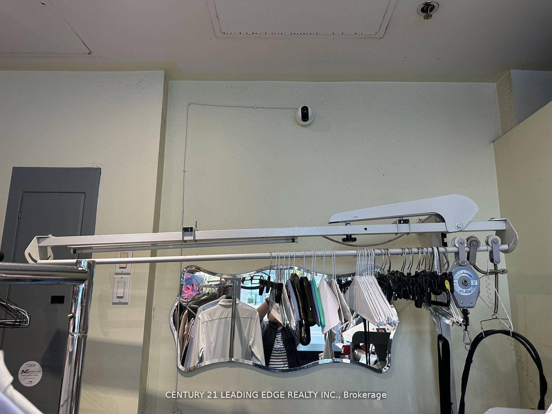 Live Work Ground Floor Condo in Prime Yorkville Location Rare opportunity to own a versatile live work unit in the heart of Yorkville.