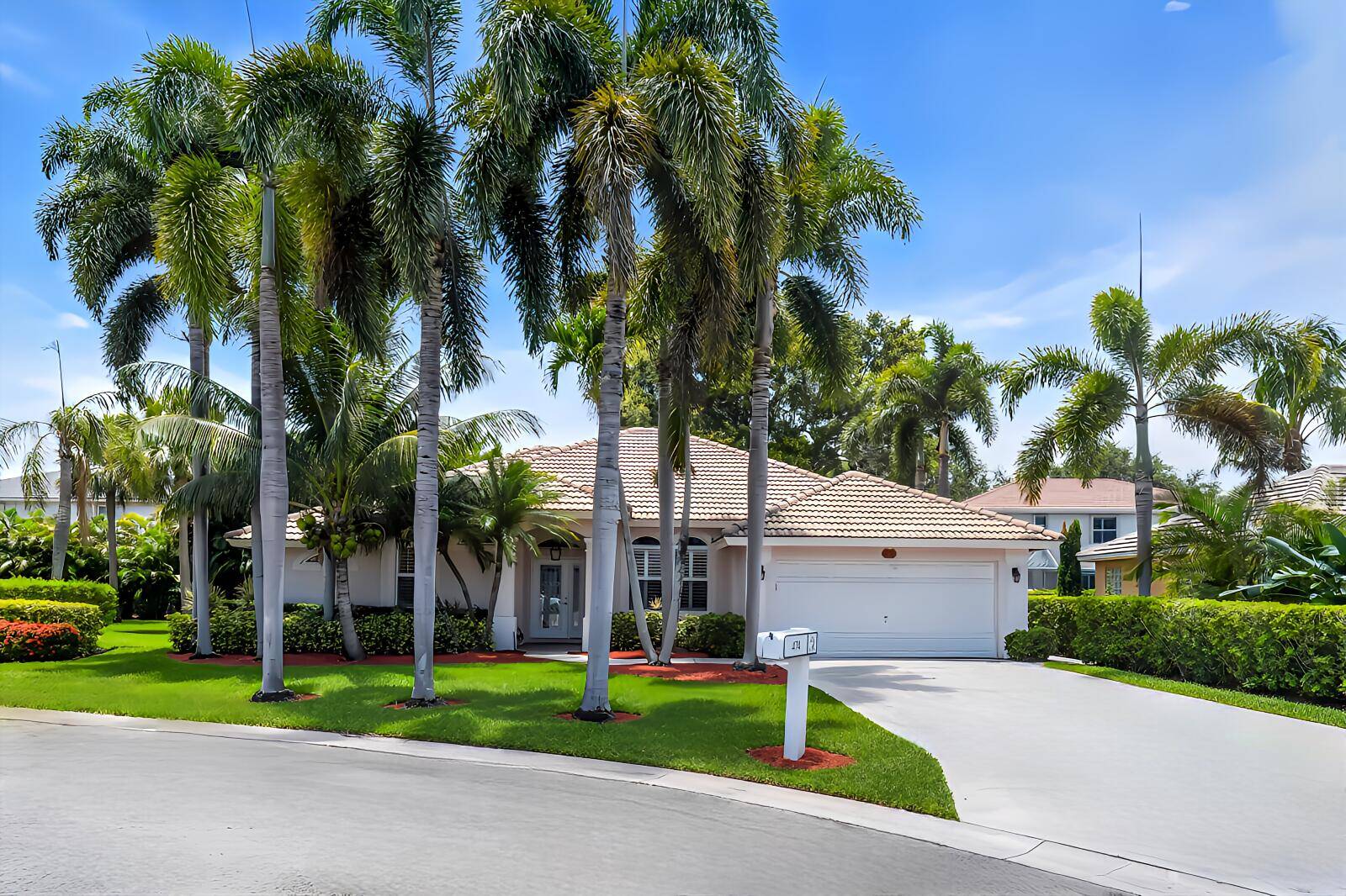 New Roof Coming Soon ! Don't miss the most affordable 4BR home in Egret Landing.