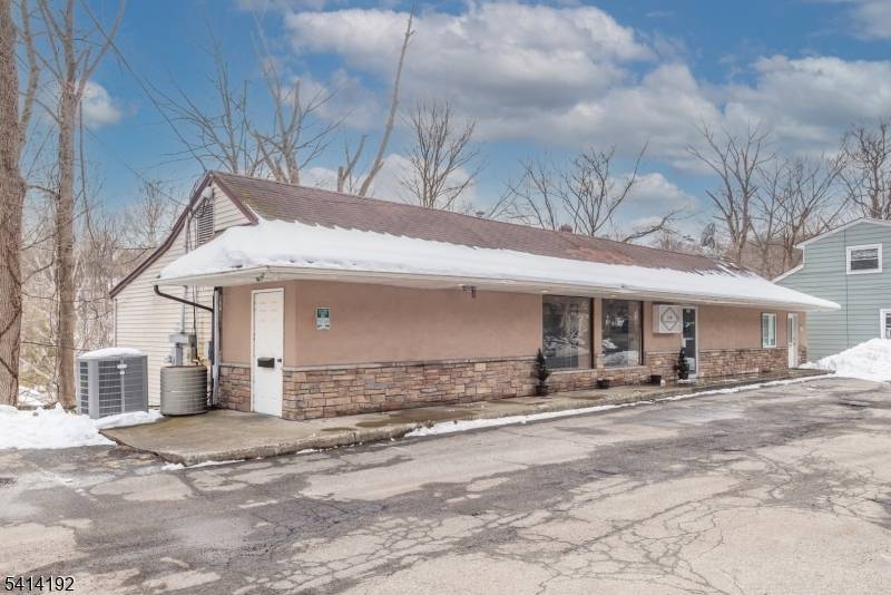Prime Income Producing Mixed Use OpportunityExceptional investment opportunity featuring two fully occupied buildings on one property, offering immediate cash flow and a solid 6 cap rate.