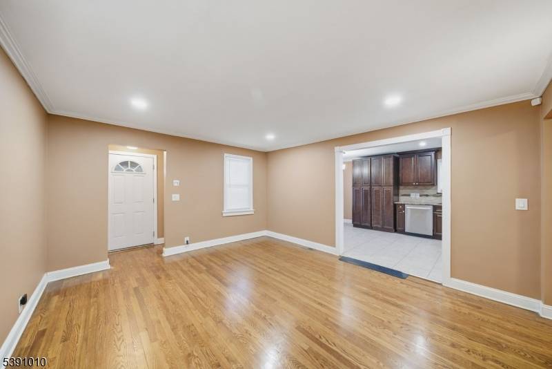 Come check out this multi family home in Paterson !
