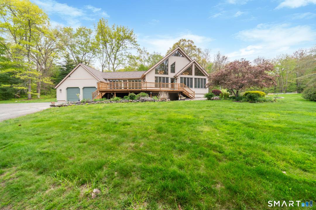 Welcome to your private countryside retreat a breathtaking contemporary estate nestled on near 15 acres.
