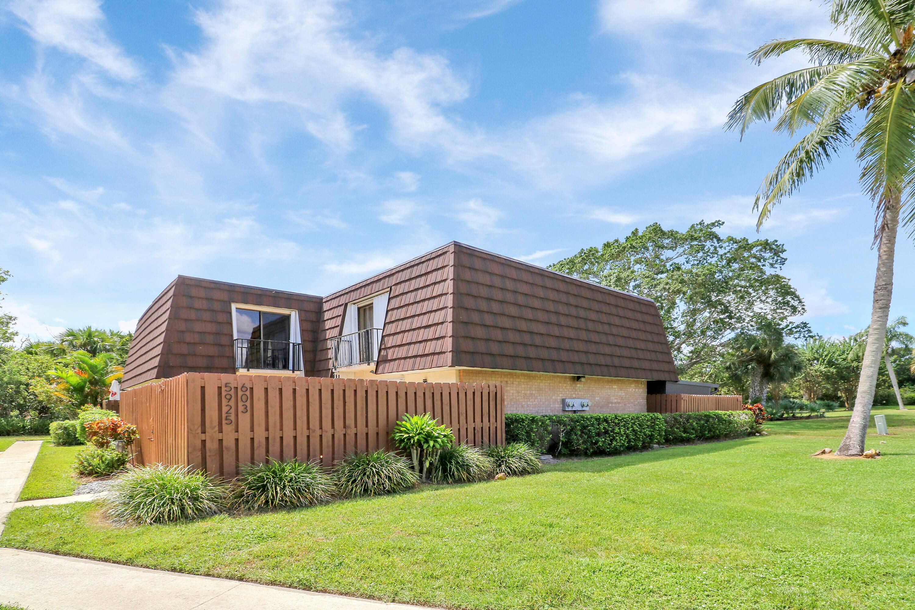 Experience the coastal lifestyle in this 2BR 2.
