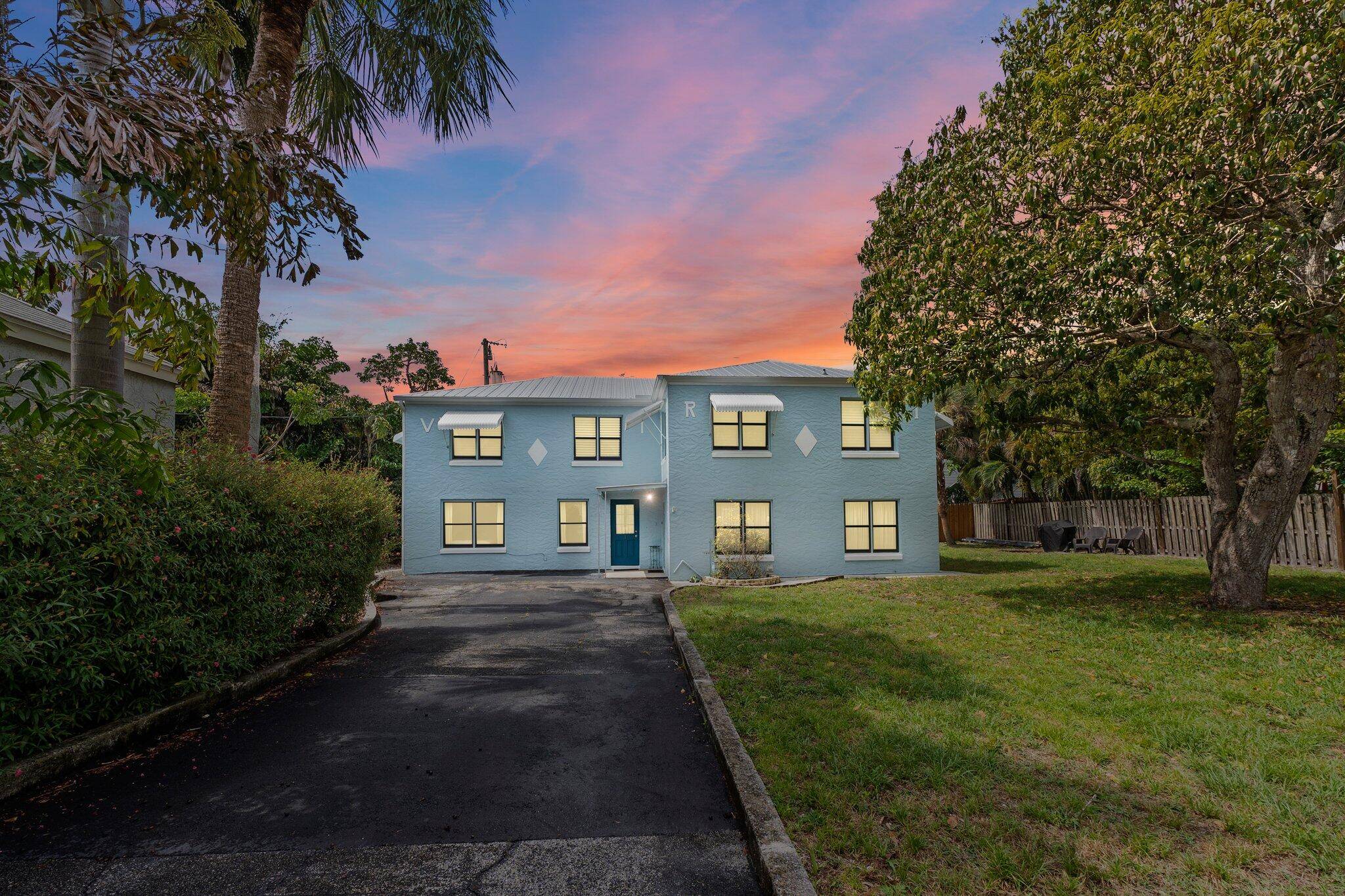 Discover this unique SINGLE FAMILY CBS 6 bedroom 4 bath home in a great Stuart location.