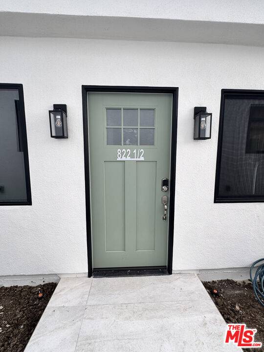 822  N Orange Grove Ave 2BR La