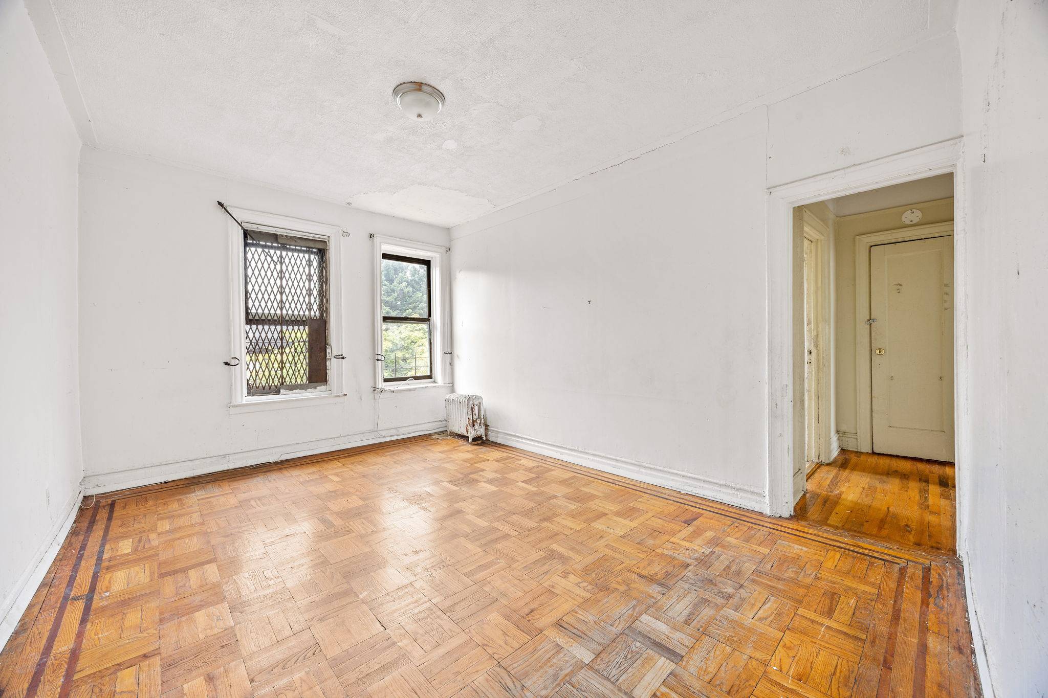 Opportunity knocks at 961 Washington Avenue.