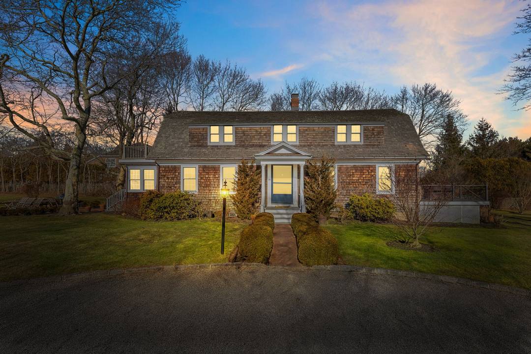 South of Highway 3.4 Acre Home with Tennis