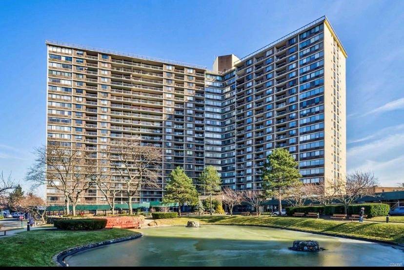 GREAT 1 BEDROOM SOUTH FACING, TONS OF NATURAL LIGHT WITH BEAUTIFUL SCENIC VIEWS