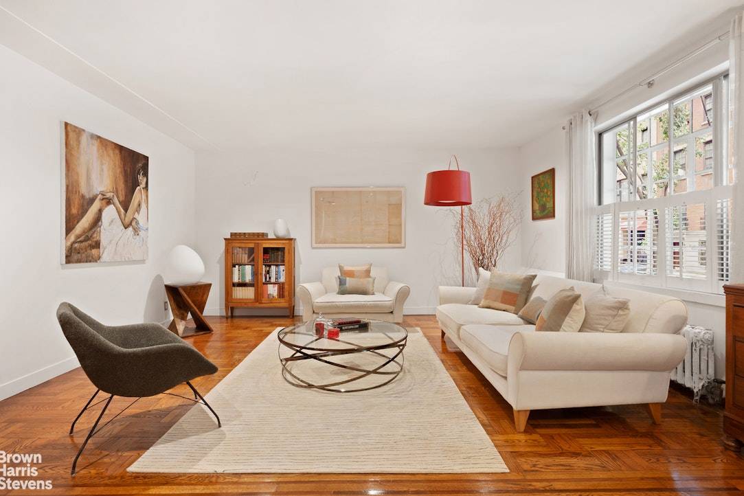 Located in a Murray Hill Art Deco Gem, this sprawling 3 bedroom apartment has been creatively re realized in true boutique fashion.
