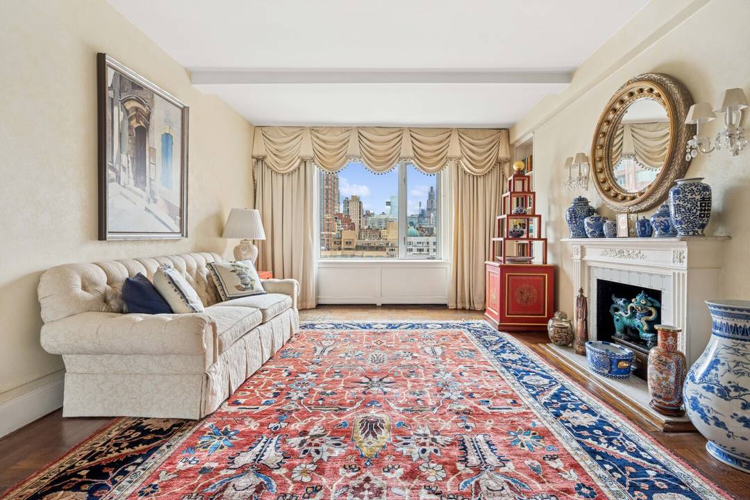 Elevated above the city, this luminous Classic Seven with open views and sunlight captures the timeless elegance of prewar living.