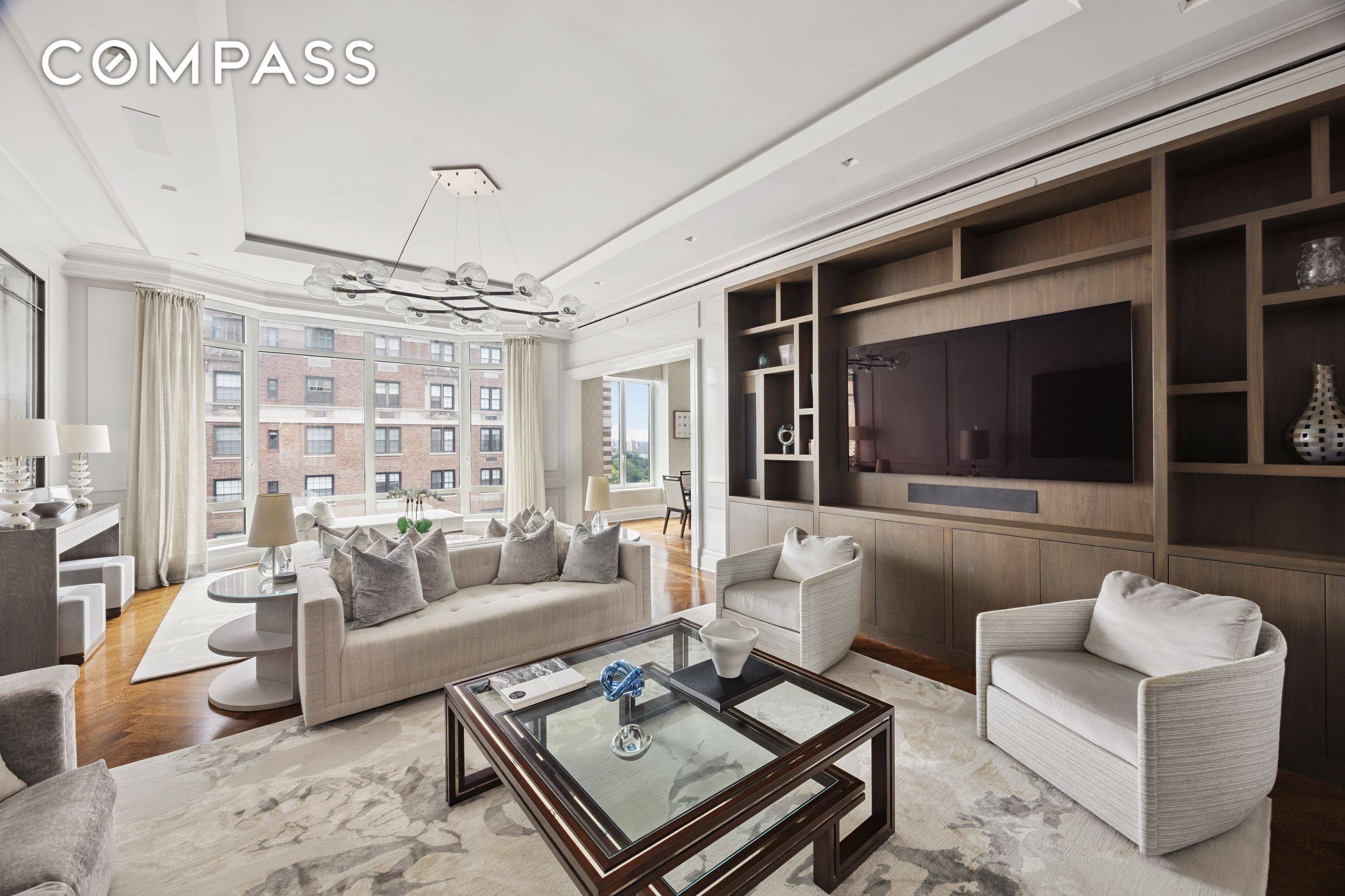 Located in one of Manhattan s most exclusive and serene enclaves, Residence 10A is a beautifully customized 4 bedroom, 4.
