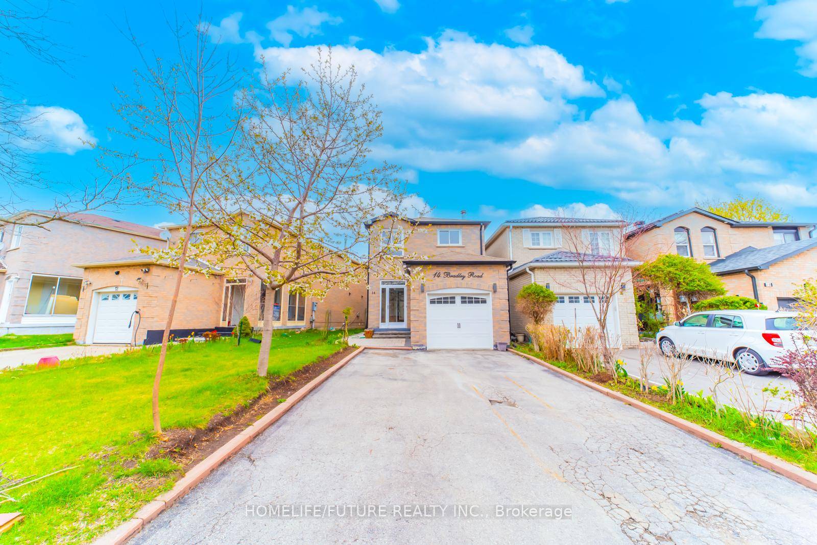 Location ! Location ! All Brick South East Facing Family Home In Demand Milliken Mills Community.