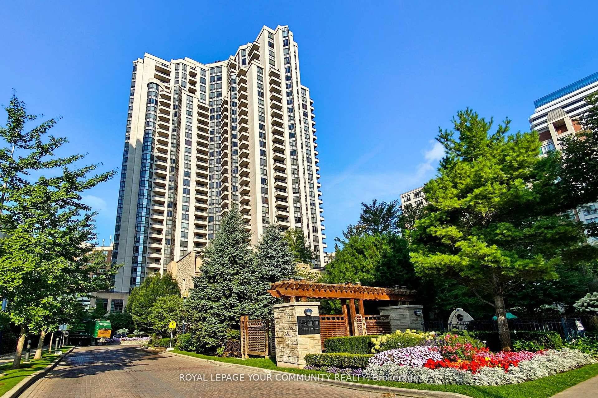 Welcome to 500 Doris Unit 1719, this stunning unit offers two spacious bedrooms, a large den ideal for remote work or 3rd Bedroom.