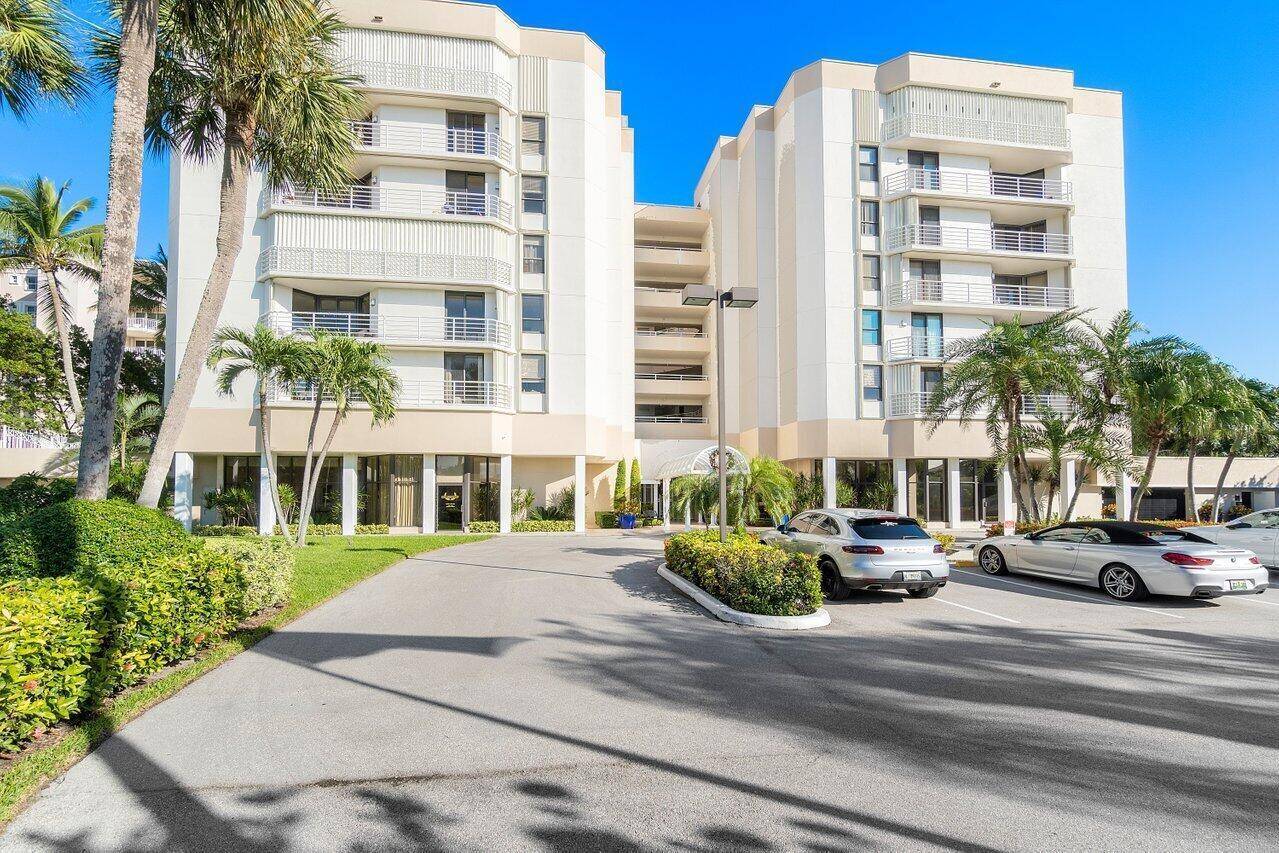 A stunning ocean view condo that offers the perfect blend of comfort, luxury and convenience.