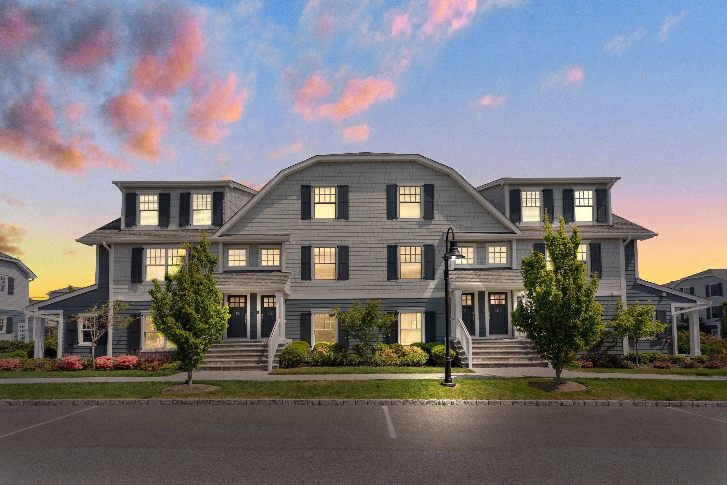 Southampton Pointe Village Green Luxury Condo