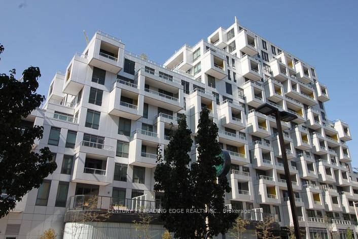Tridel SQ at Alexandra Park' in Downtown, conveniently located at Spadina and Queen.