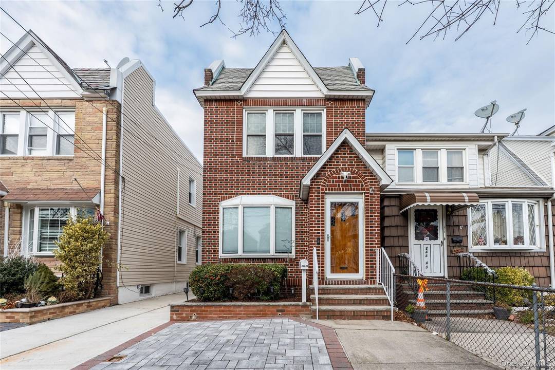 Spacious and well maintained single family home for rent offering comfort, functionality, and excellent living space throughout.