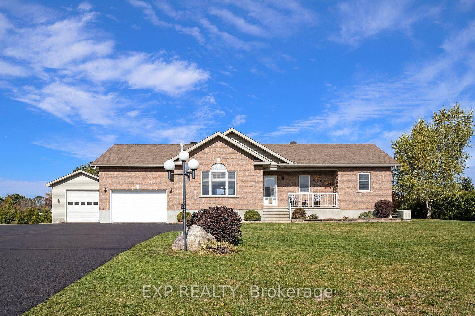 OPEN HOUSE SUN 19TH 2 4PM This custom built 2 1 bedroom bungalow sits on a generous 138 ft.