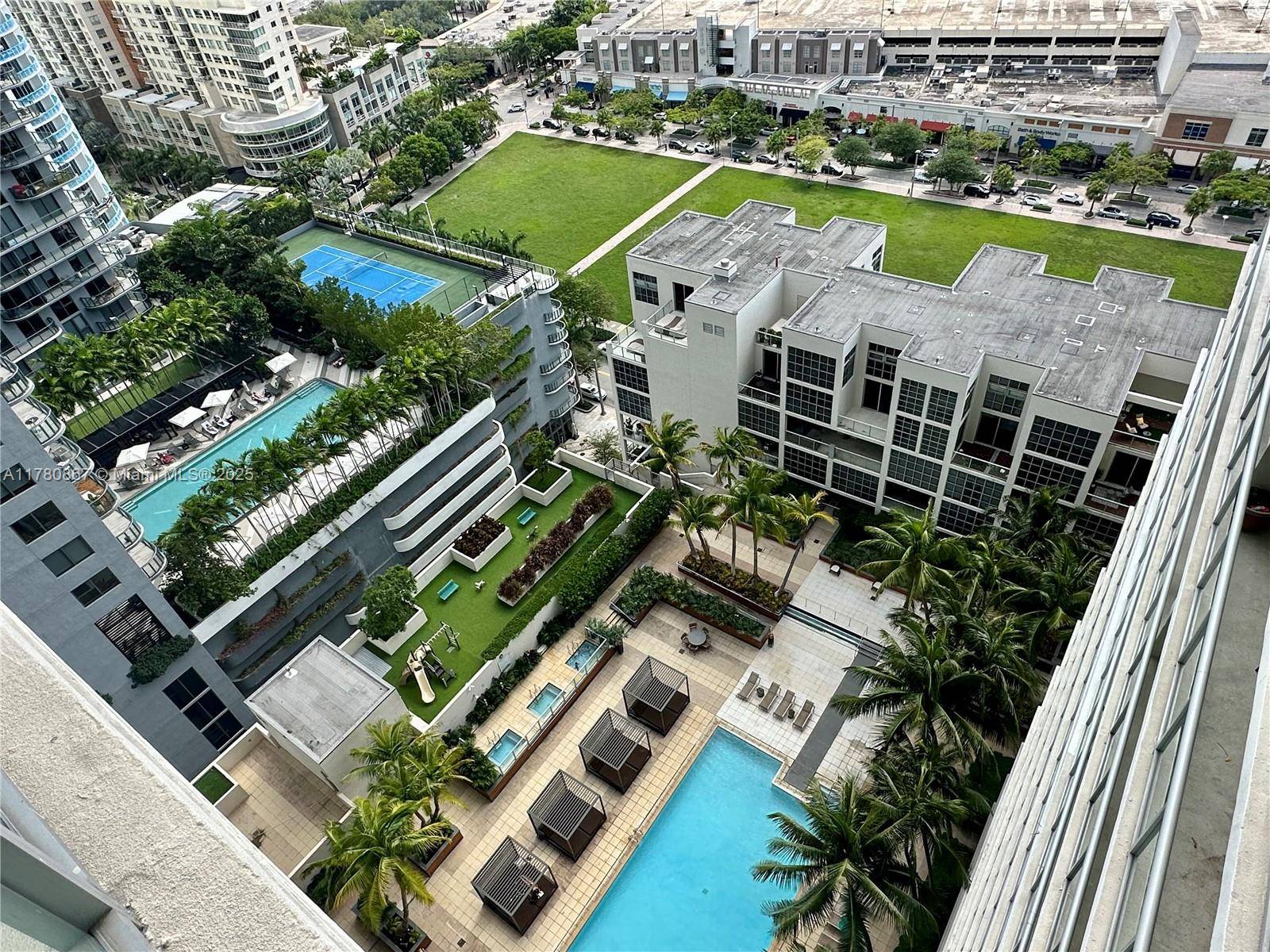 Beautifully designer decorated 1BD 1BA in Midtown Miami, steps from Design District amp ; Wynwood, minutes to Downtown, Brickell amp ; South Beach.