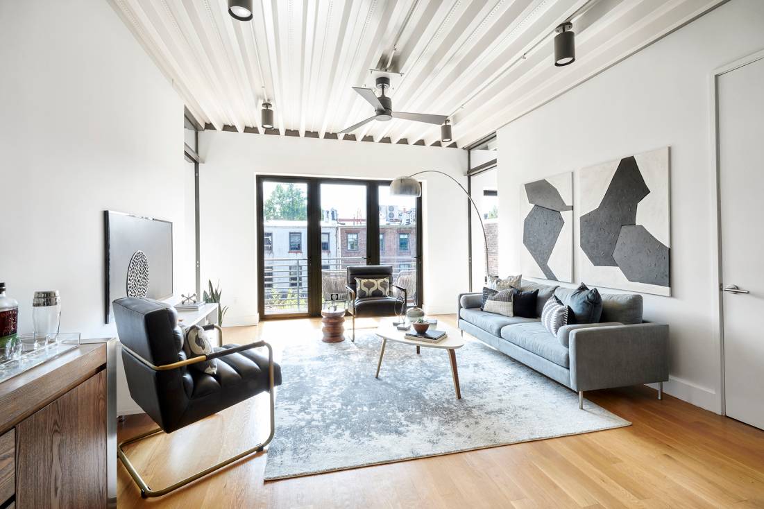 Between the tree lined streets of brownstone Brooklyn and bustling downtown, find a new modern landmark at 440 Atlantic.