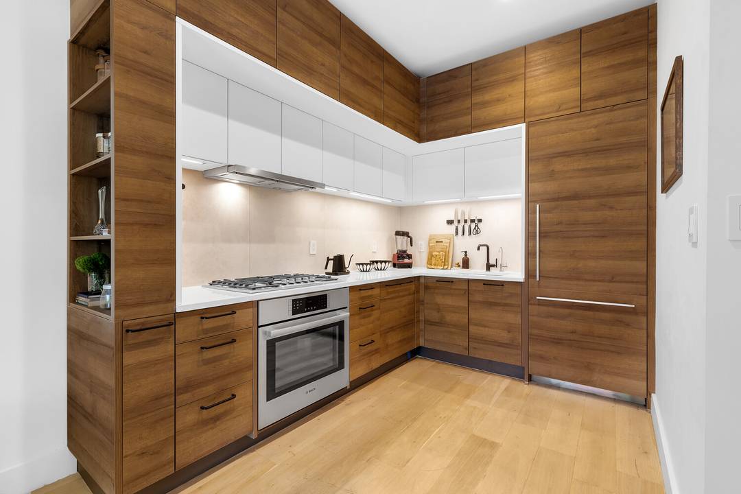 PEACEFUL, BRIGHT BED STUY 1BR CONDO Imagine a quiet, tree lined Bed Stuy block with NATURAL LIGHT pouring through FLOOR TO CEILING WINDOWS.