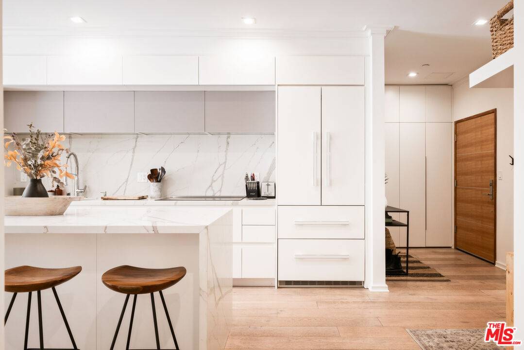 132  N Swall Dr 2BR Beverly Grove La