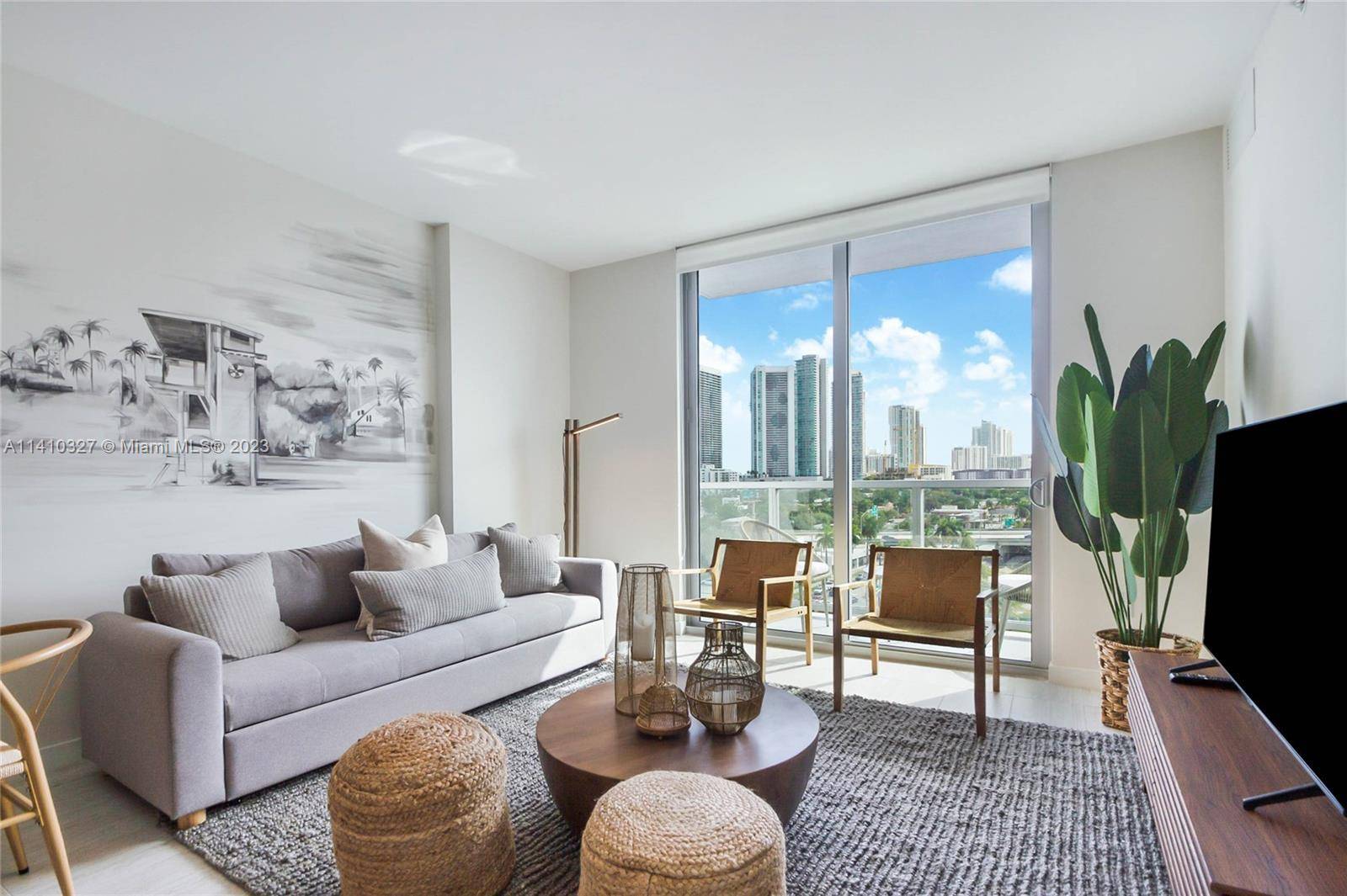 AMAZING OPPORTUNITY BEAUTIFUL 1 BED CONDO IN ONE OF THE NEWEST CONDO BUILDINGS IN THE MIAMI DESIGN DISTRICT, ONLY 15 MIN AWAY FROM AIRPORT AND BEACH.
