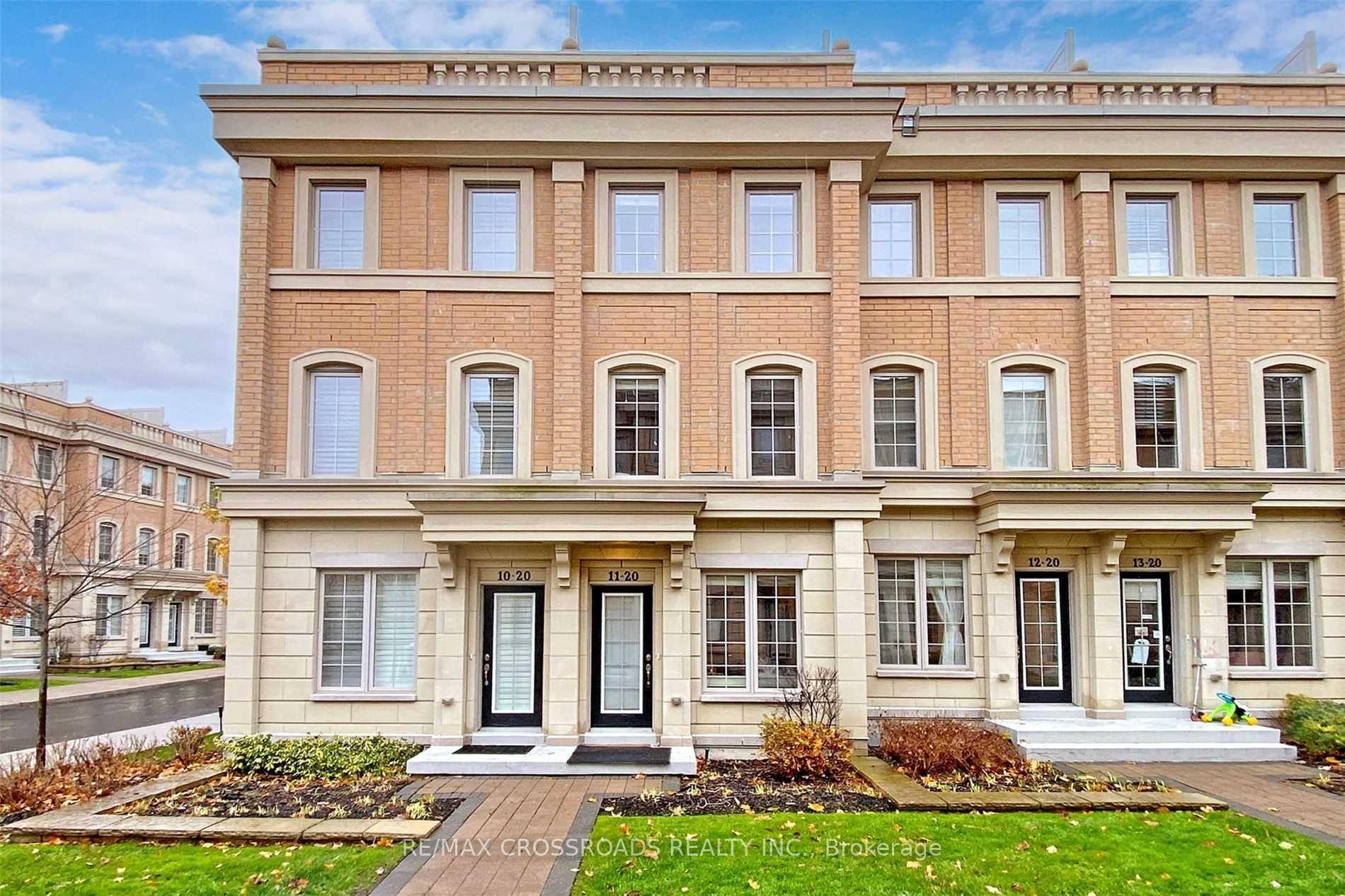 Well Maintained Luxury Townhouse In Prestigious Lawrence Park At Bayview Lawrence.