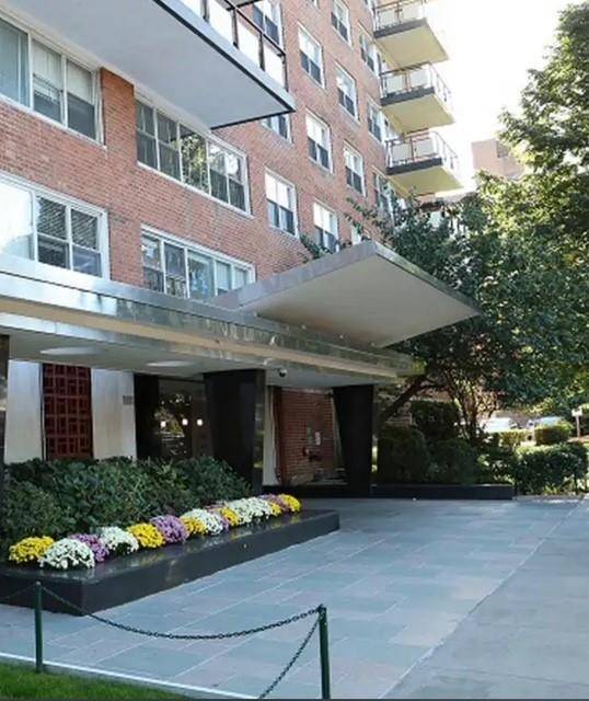 Best location in Forest Hills.