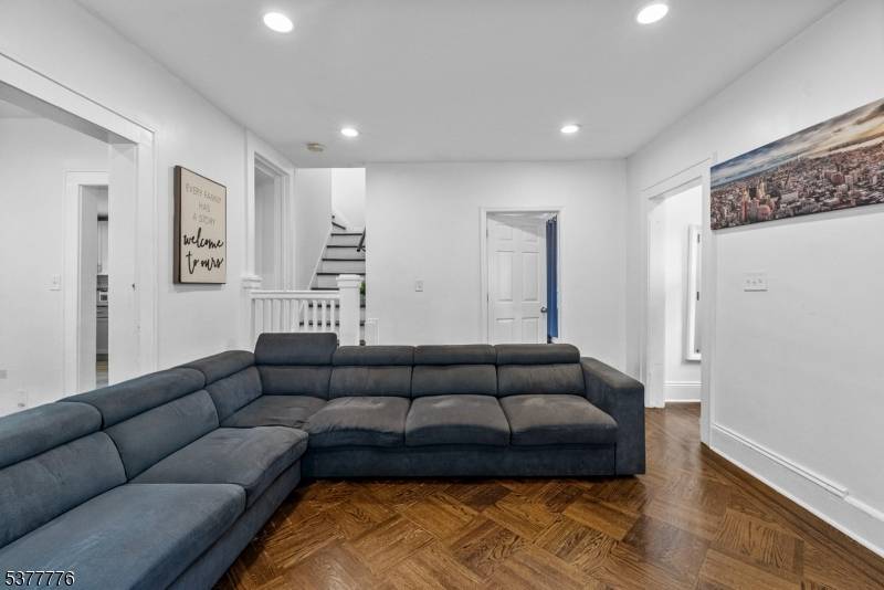 Welcome to this spacious and well kept home offering the perfect blend of comfort, convenience, and versatility.