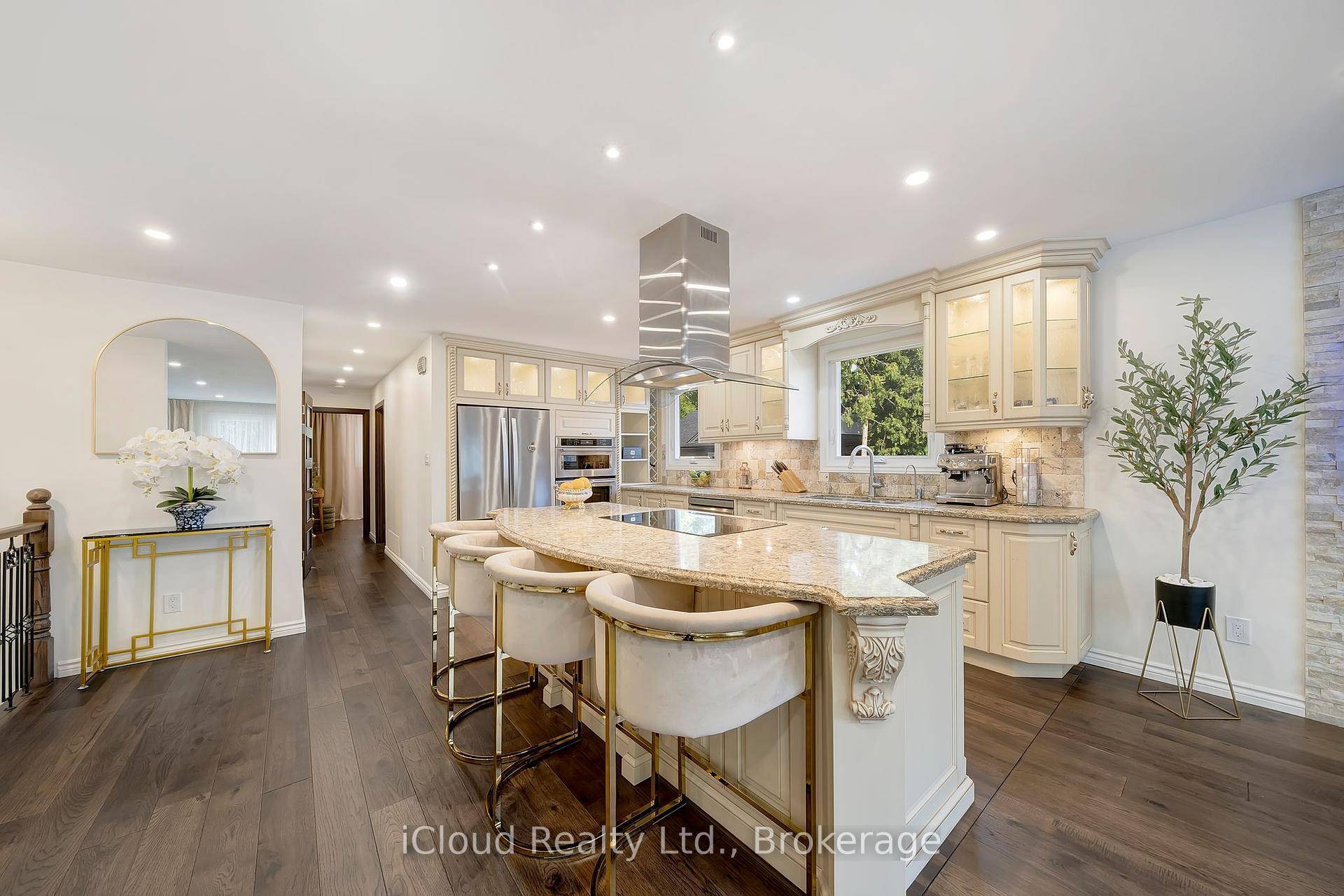 Welcome to 731 HAGER AVENUE Perfectly positioned in the Heart of Downtown Burlington !