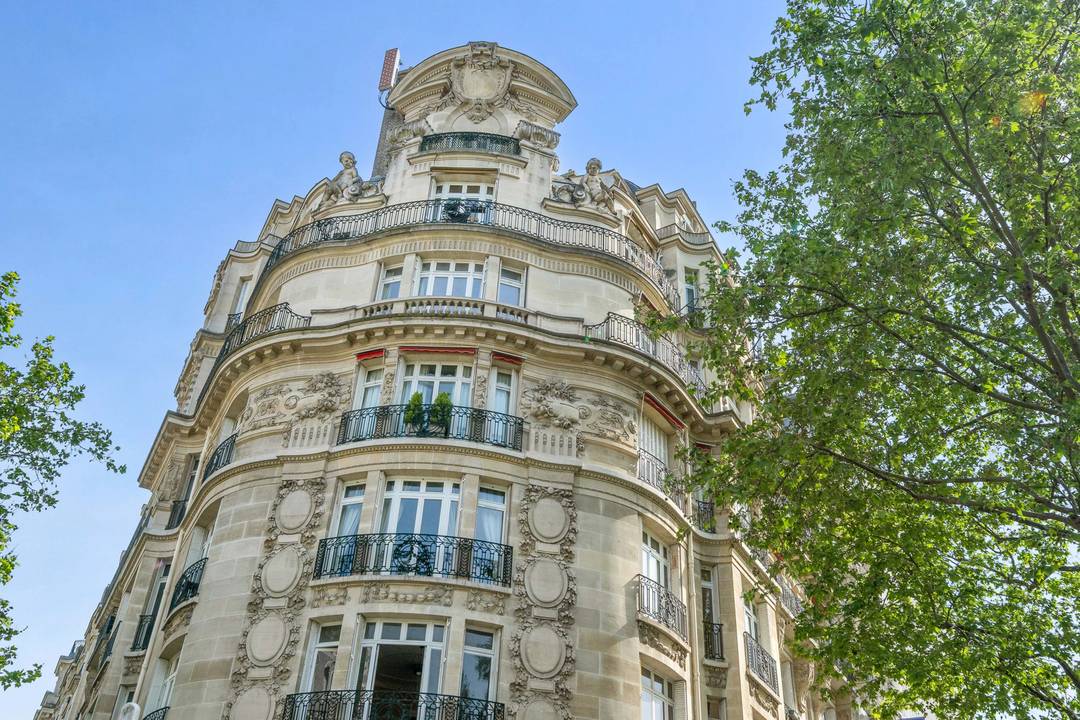 Renovation apartment - View Eiffel Tower Paris VIIème
