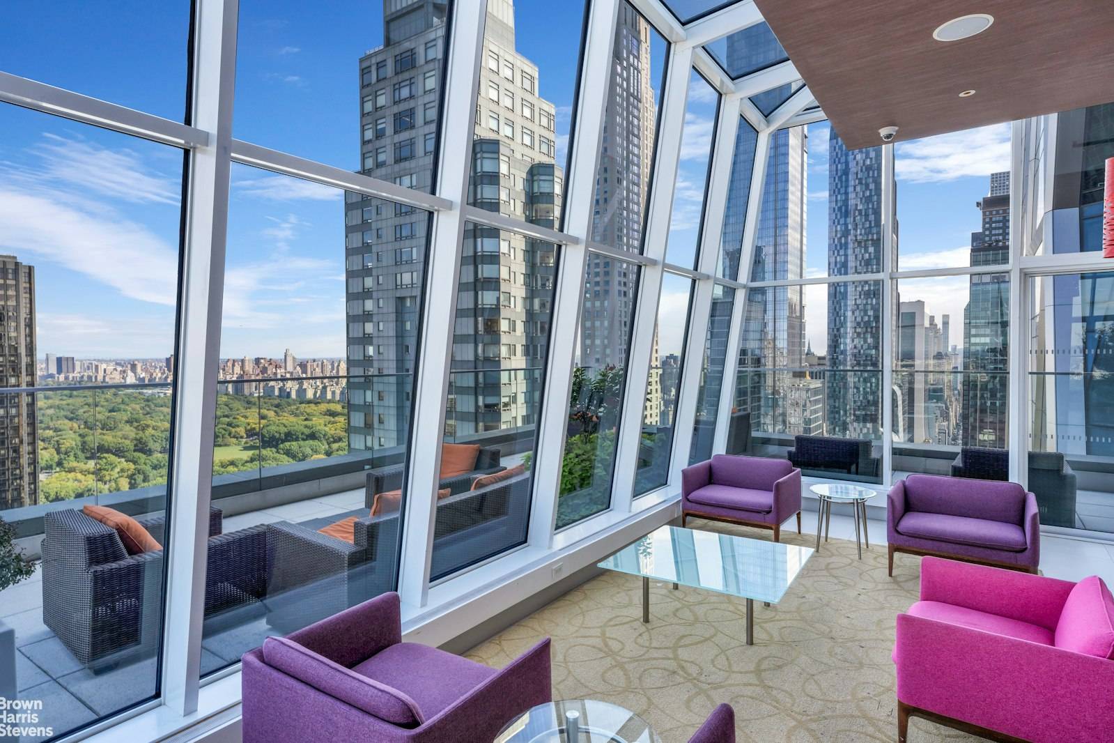 Welcome to the pinnacle of Manhattan living at 322 West 57th Street, Unit 35U1 !