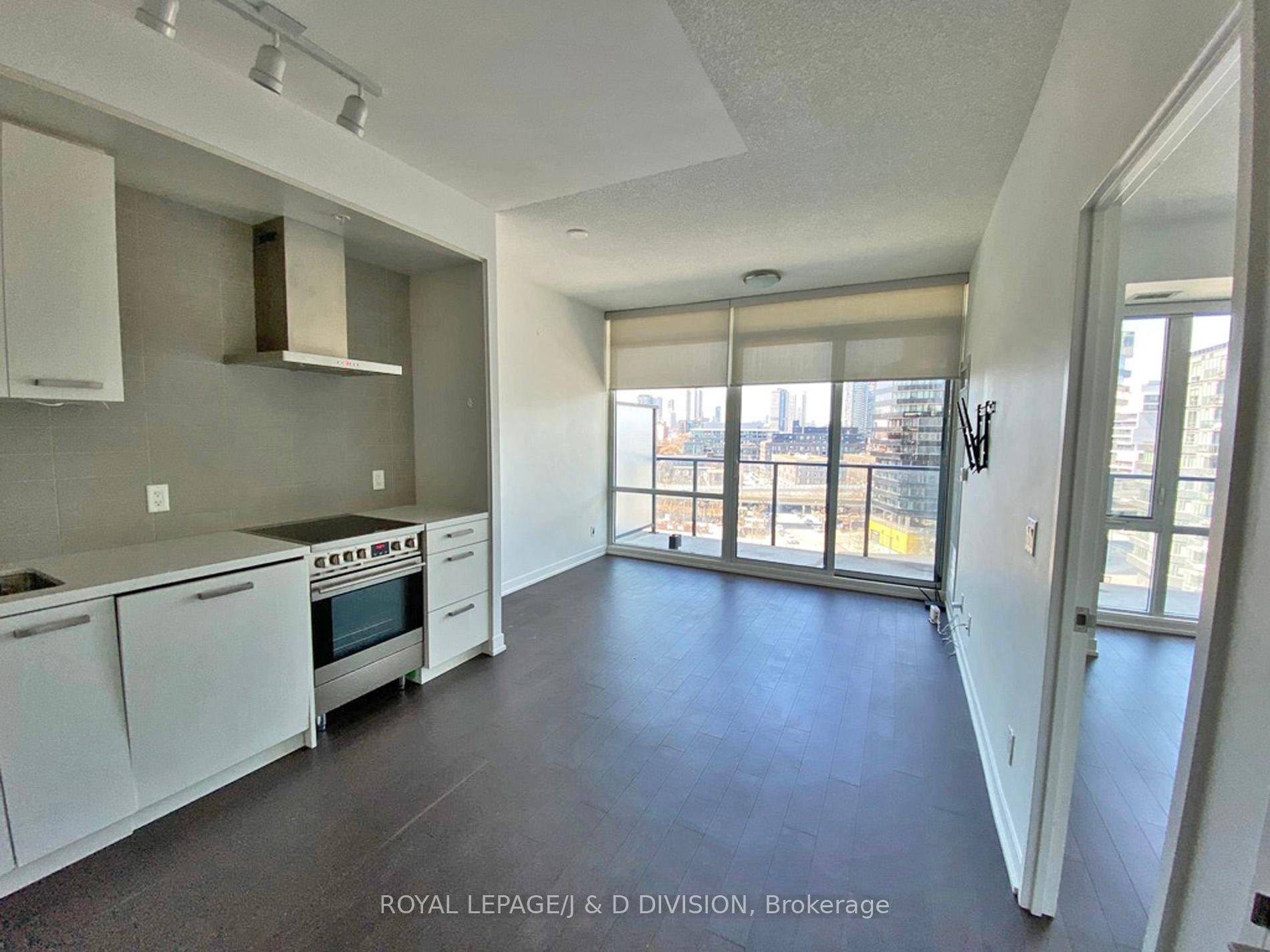 Welcome to this wonderful unit in the sought after Canary Park Condos !
