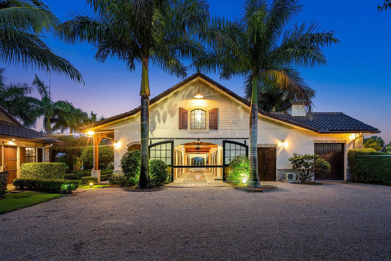 Unique opportunity to operate out of one of Palm Beach Point's most exclusive farms for the season.