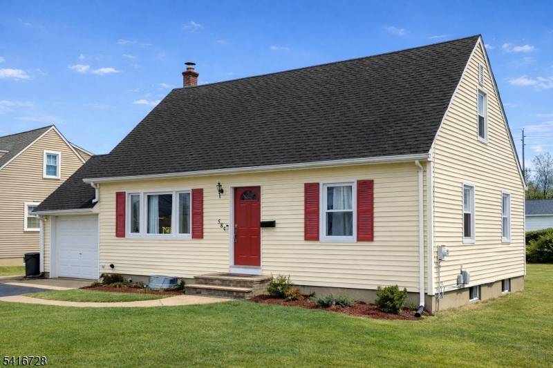 Welcome to 585 Mountainview Drive.